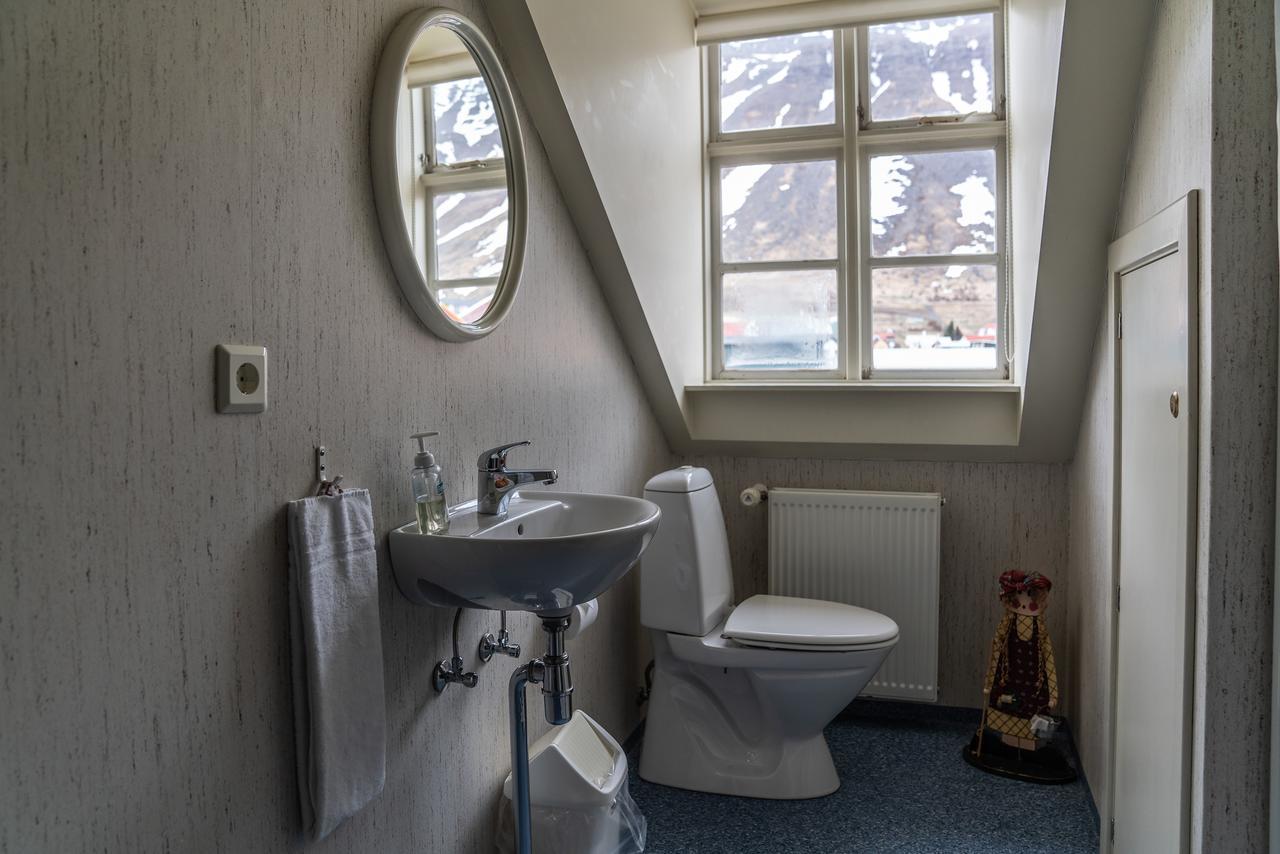 Guesthouse Gamla Ísafjörður Екстериор снимка
